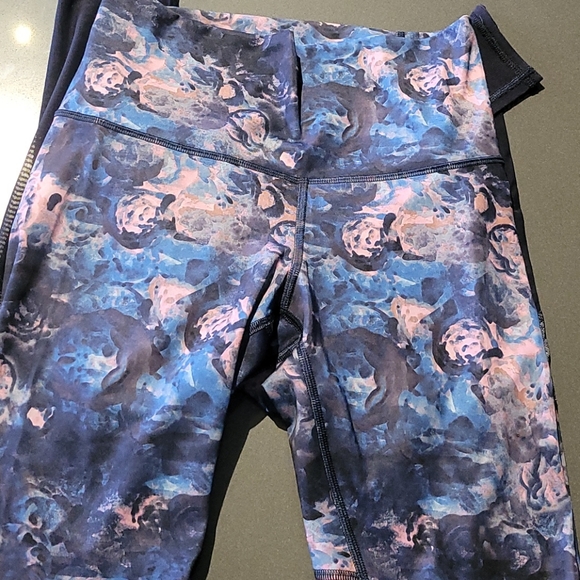 Lululemon leggings - Picture 5 of 5